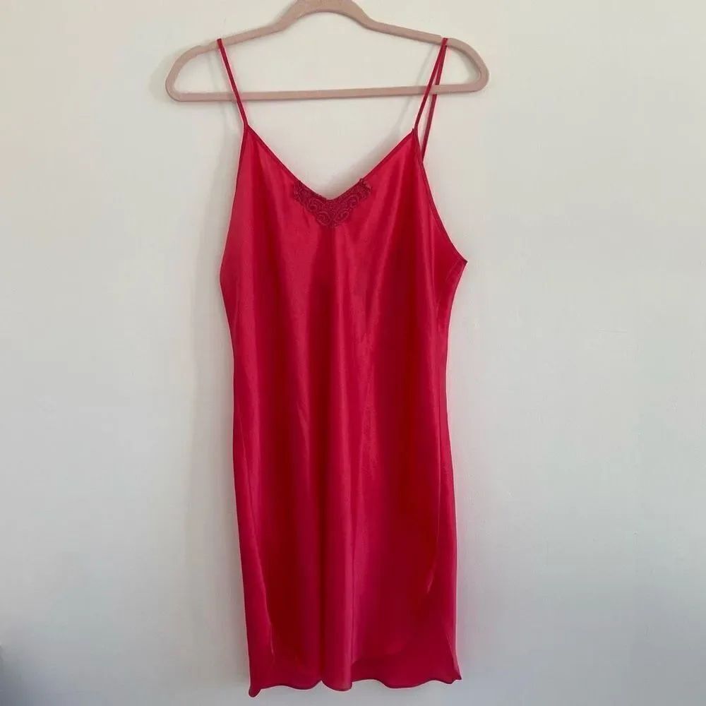 Vintage 80’s Romantic Moods Bright Pink Slip